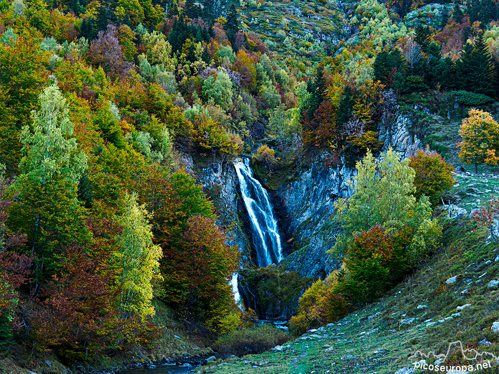 Foto: Saut det Pish, Valle de Varrados, Val d'Aran, Pirineos, Catalunya.